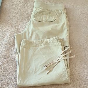 Tommy Hilfiger pants/cargo capris